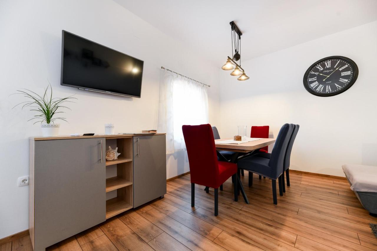 Holiday Home Skevini Dvori Starigrad Paklenica Exteriér fotografie
